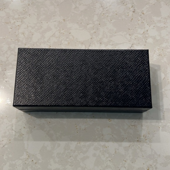 Prada Box - Picture 3 of 7